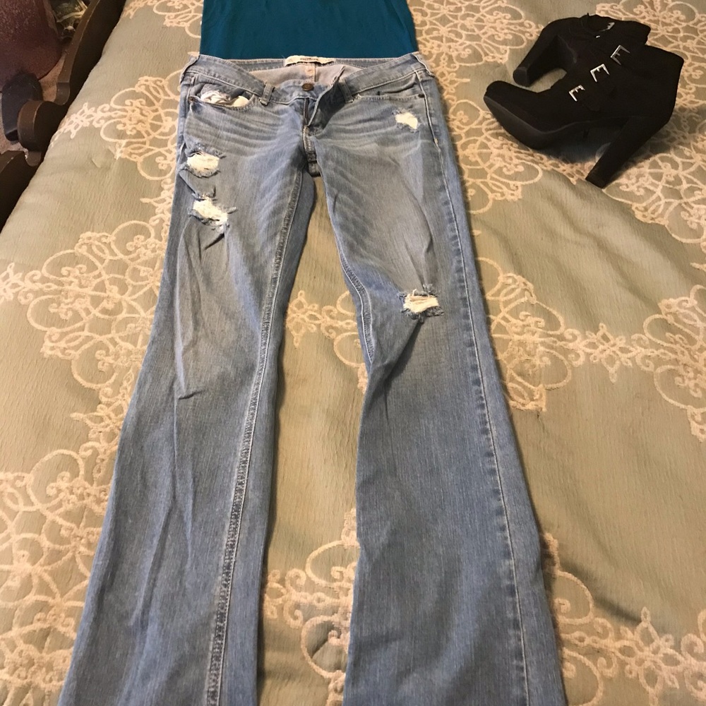 Hollister Size 5